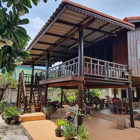 Seesea Thai Wooden House On Beachfront Πράτσουατ Κίρι Χαν Εξωτερικό φωτογραφία