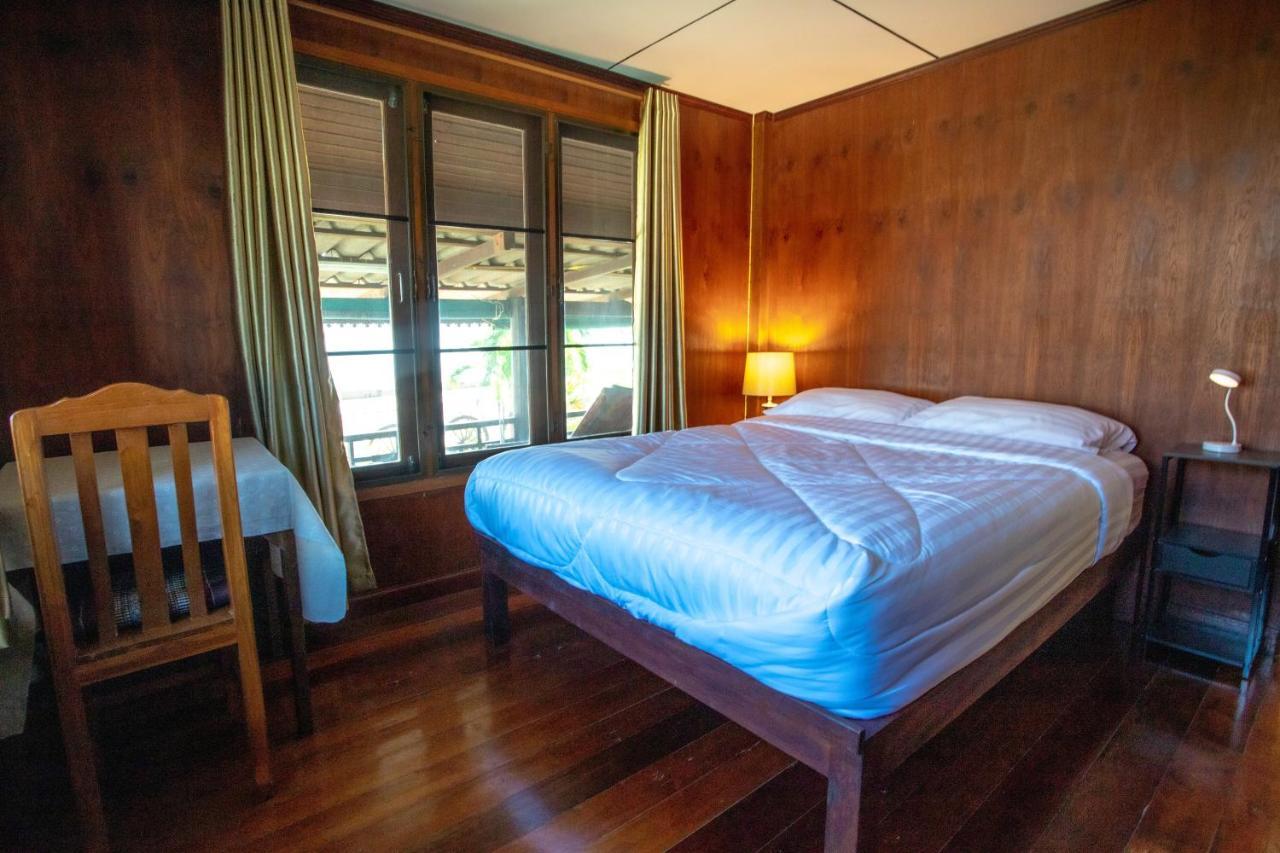 Seesea Thai Wooden House On Beachfront Πράτσουατ Κίρι Χαν Εξωτερικό φωτογραφία
